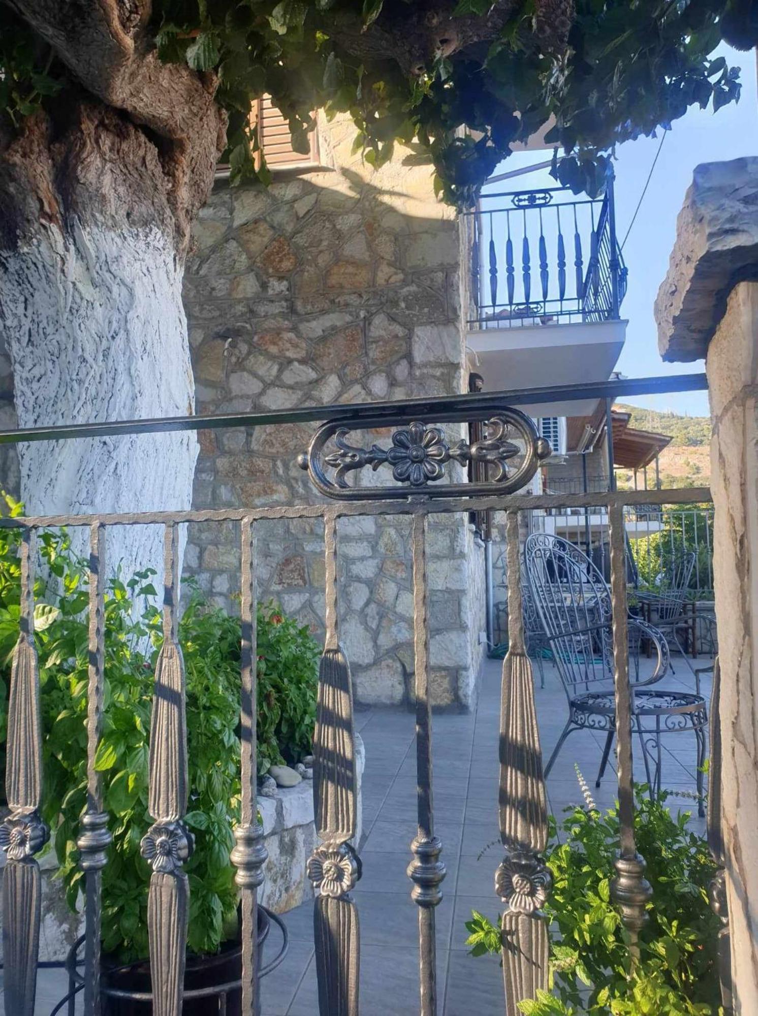 View By The Castle Nafpaktos Villa Exteriör bild